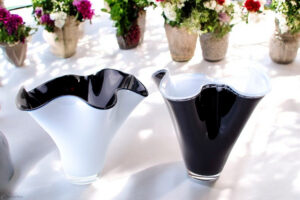 Glass Vases Set Black & White: Elegant simplicity for your range